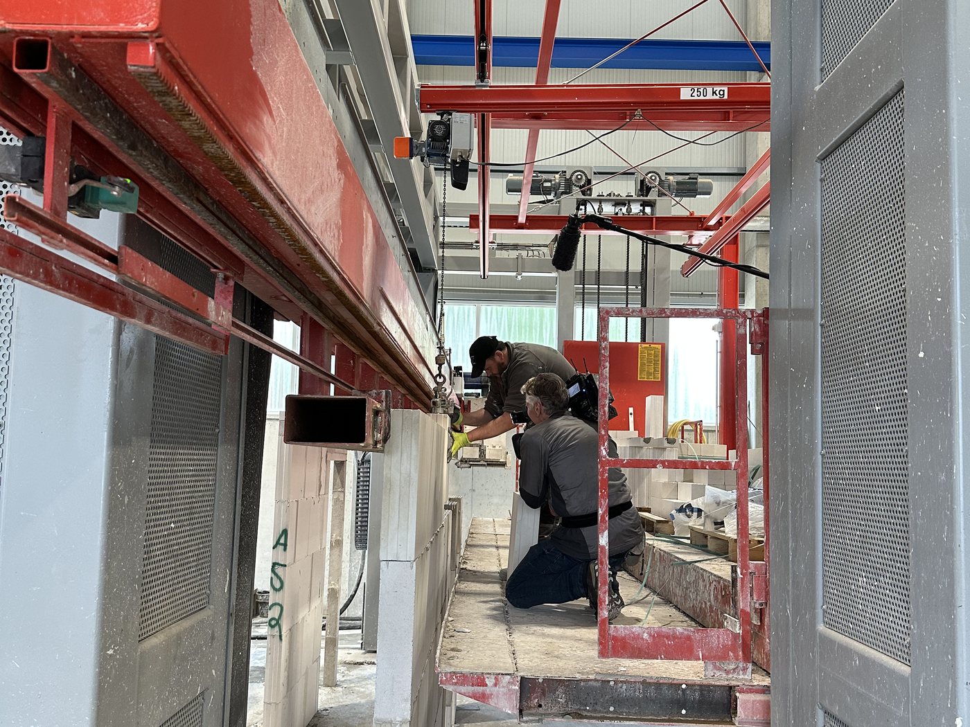 Arbeit an der Fertigungslinie im Werk Lastrup